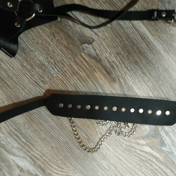 Faux Leather Face Mask and Choker Set - Picture 5 of 6